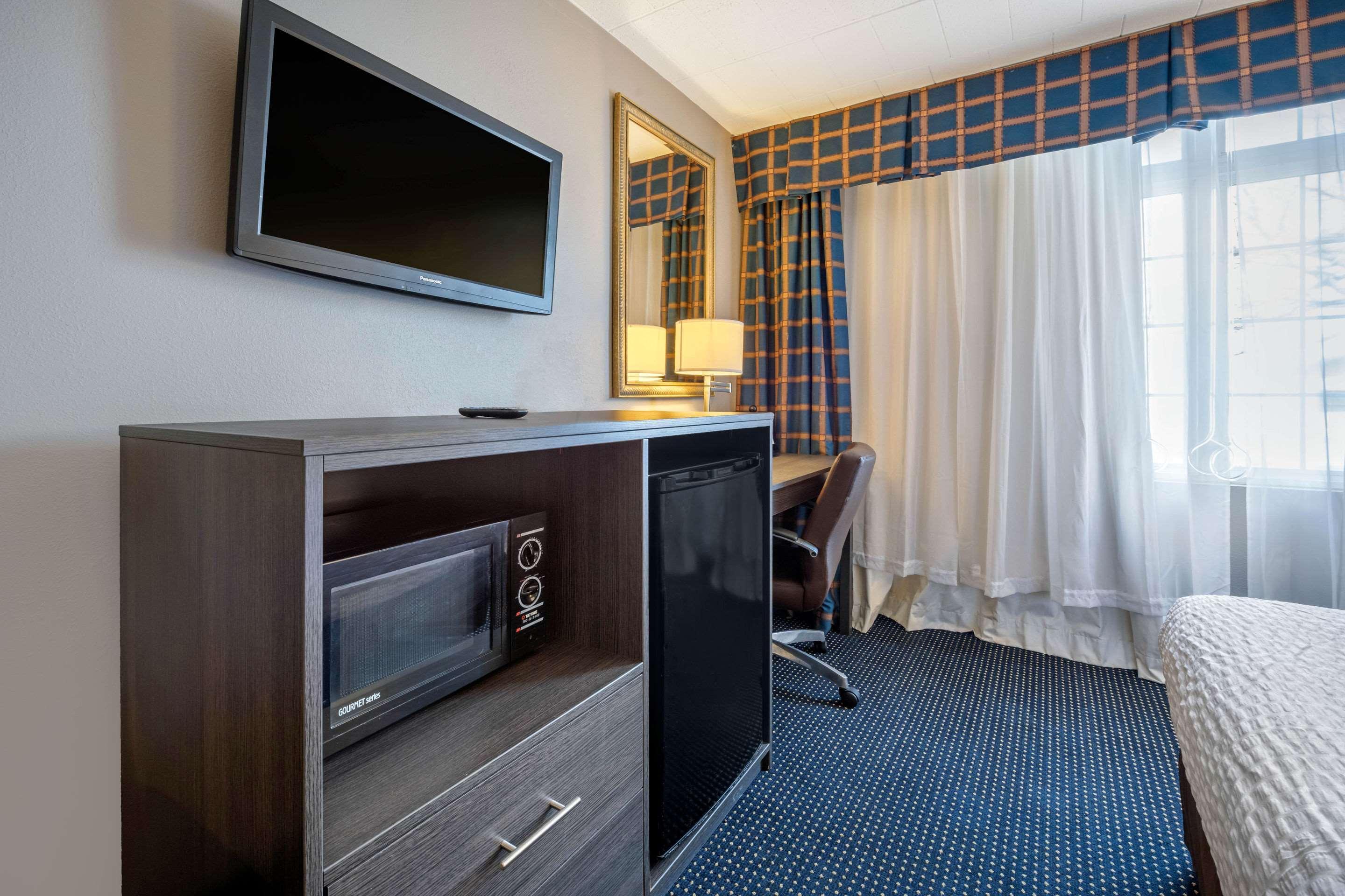 Clarion Hotel And Conference Center Harrisburg West Нью-Камберленд Экстерьер фото