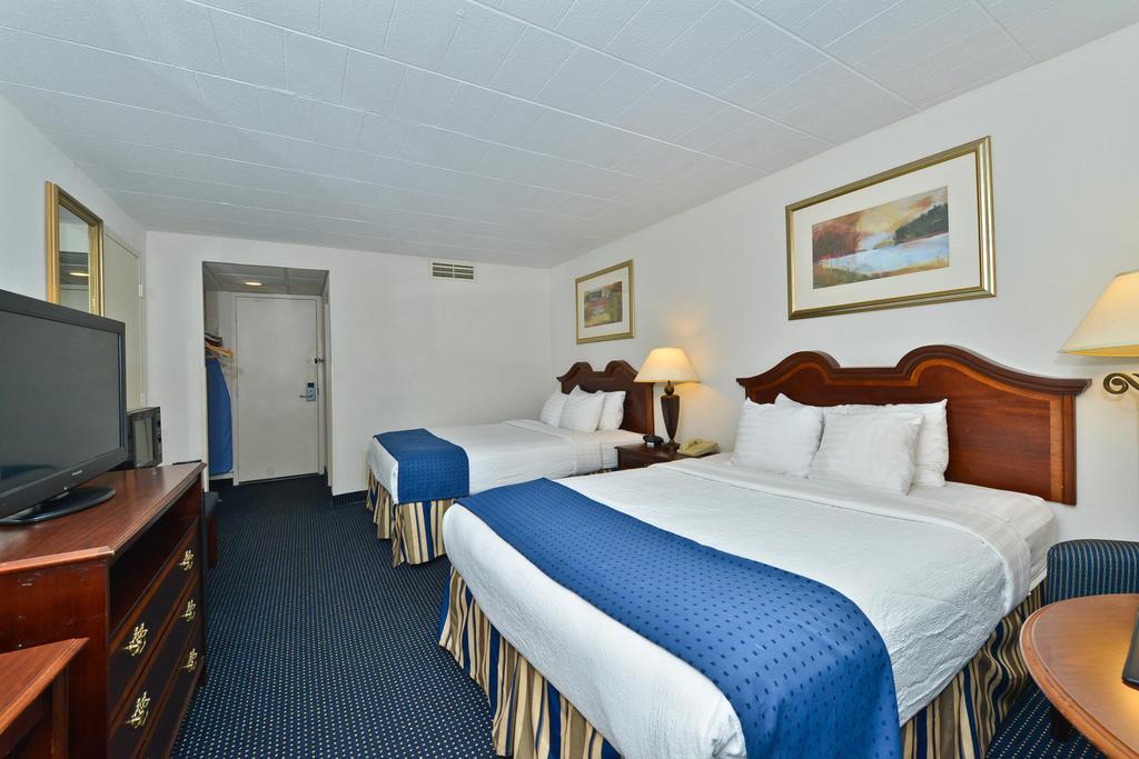 Clarion Hotel And Conference Center Harrisburg West Нью-Камберленд Экстерьер фото