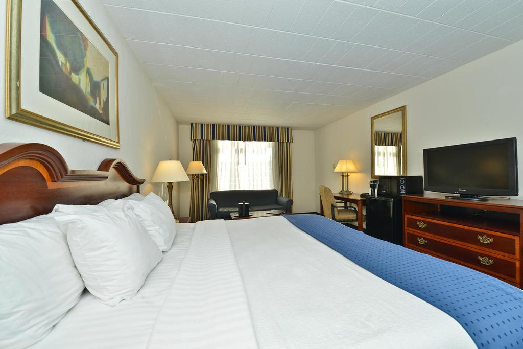 Clarion Hotel And Conference Center Harrisburg West Нью-Камберленд Экстерьер фото