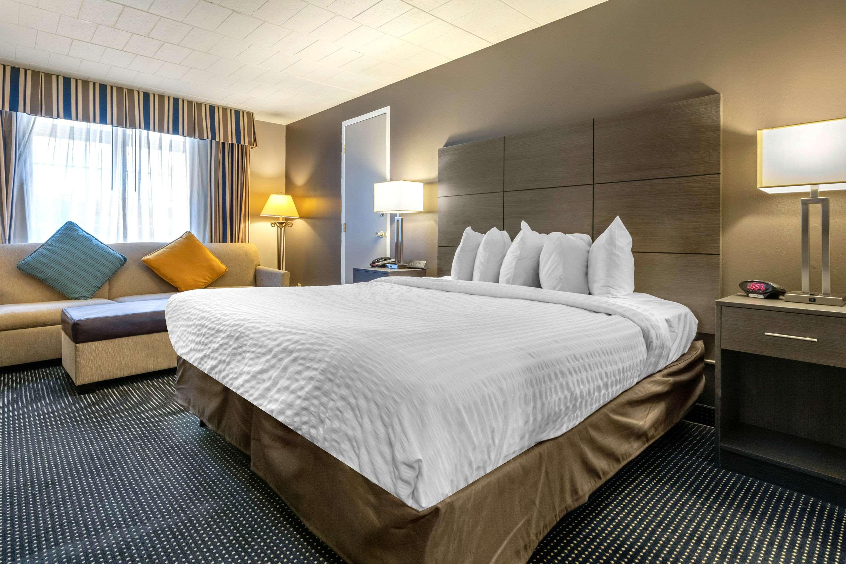 Clarion Hotel And Conference Center Harrisburg West Нью-Камберленд Экстерьер фото