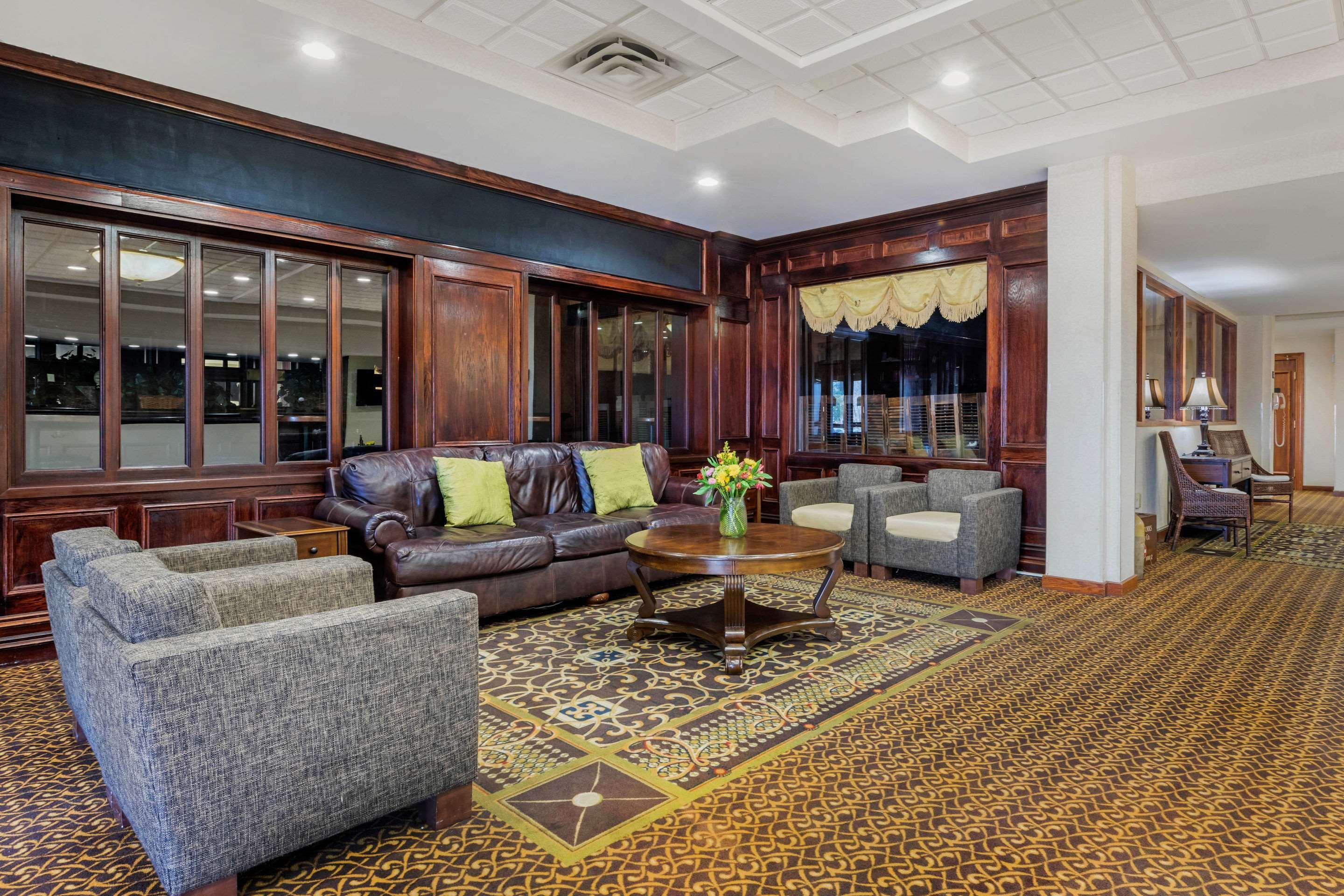 Clarion Hotel And Conference Center Harrisburg West Нью-Камберленд Экстерьер фото